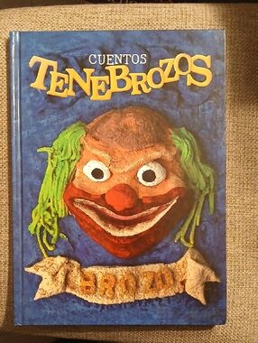 Cuentos Tenebrozos Hardcover Book - Blue Cover with Clown Artwork In Spanish